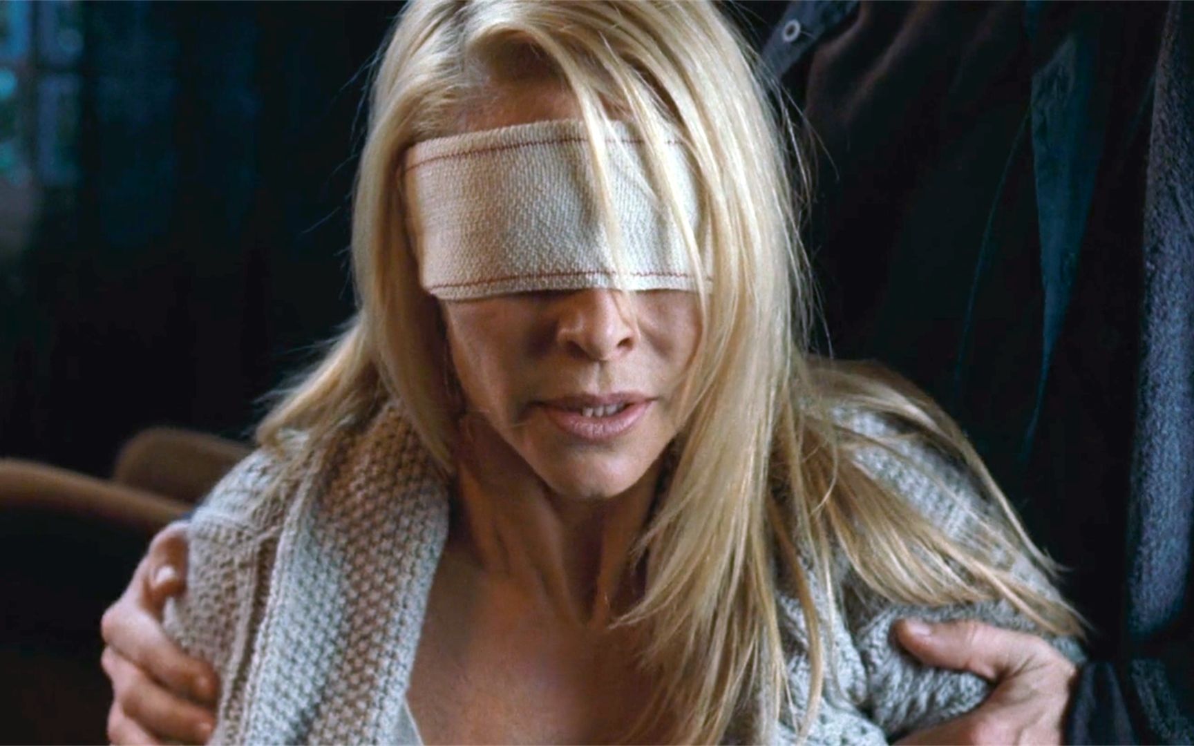 盲女恢复视力，发现身边的护工正在杀人，她冷静装瞎反杀，惊悚片
